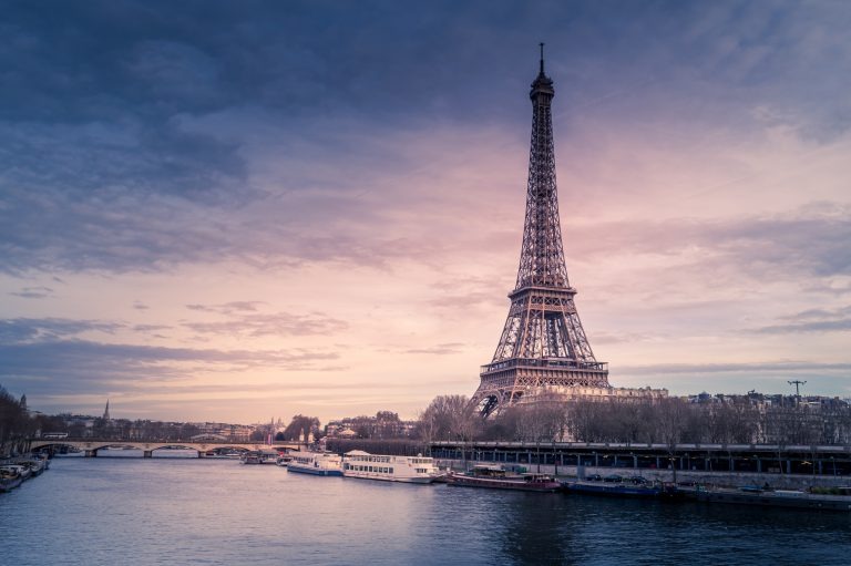 photo of the Eiffel tower