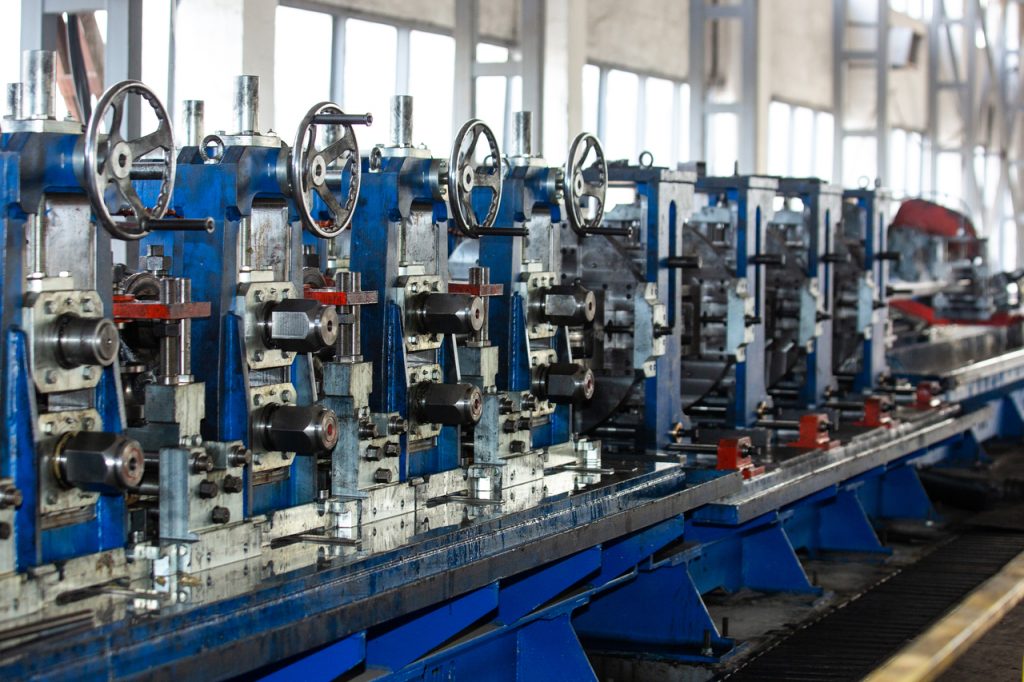 Machines in metal machining