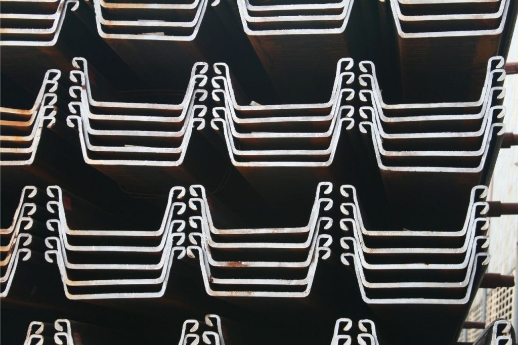 Close up photo of many sheet piles