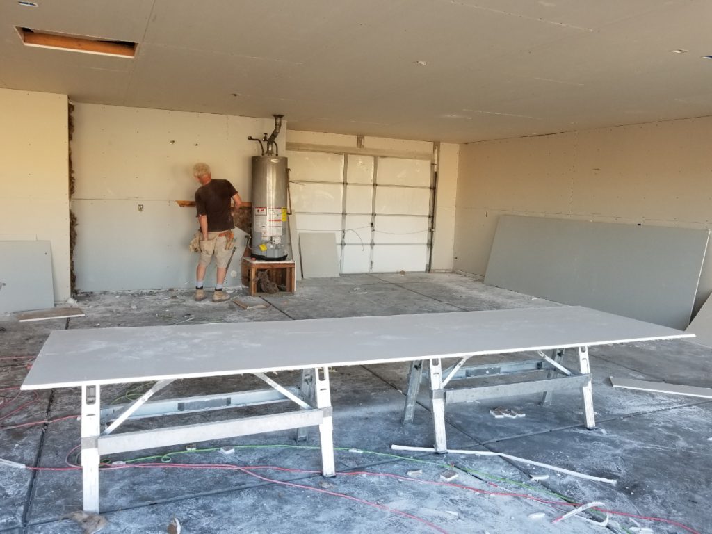 5 Reasons to Replace or Update Your Garage