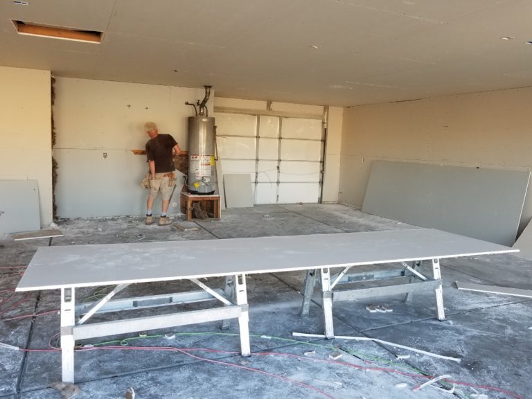 5 Reasons to Replace or Update Your Garage