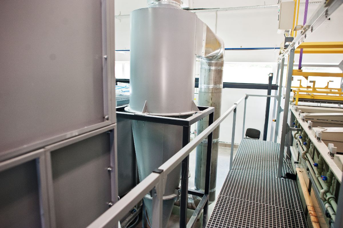 Galvanizing steel metal