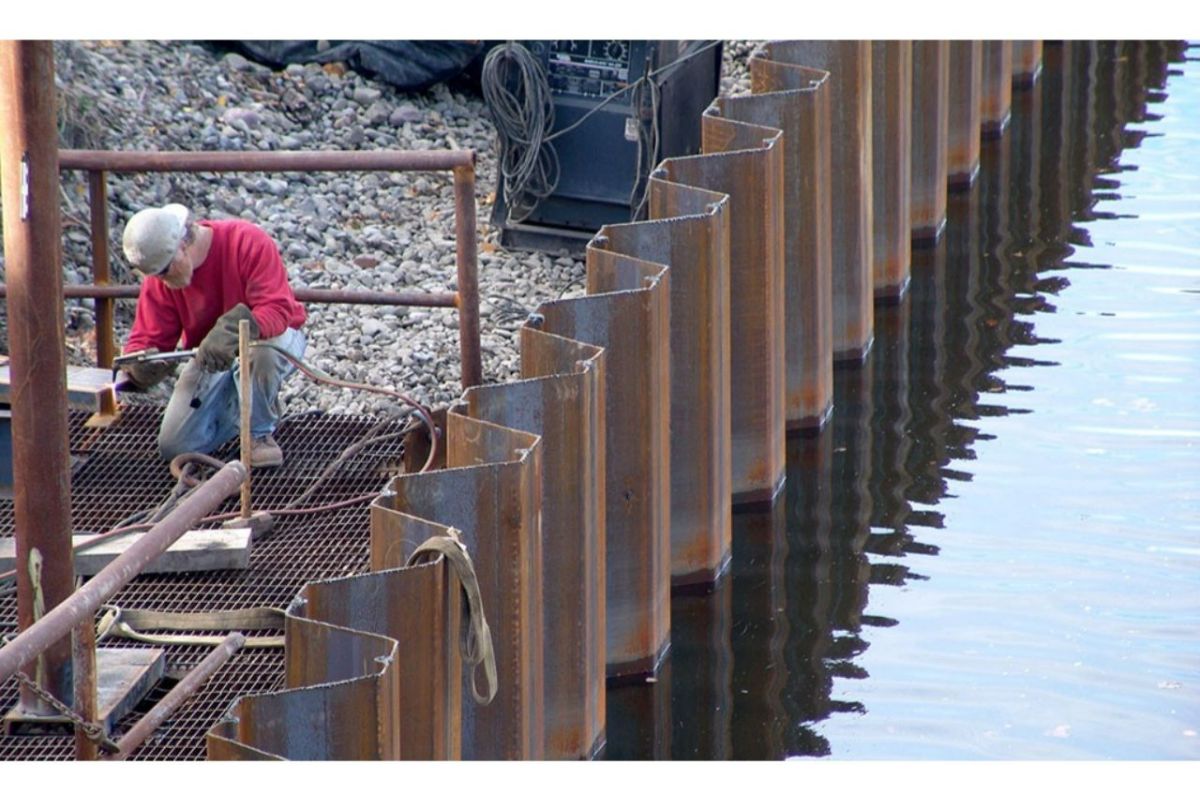 What are the types of sheet piling methods?